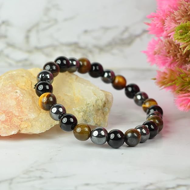Natural_Hematite_black_onyx_tiger_eye_bracelet_close-up_beads